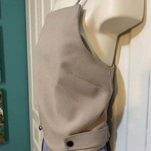 Elegant boxed cut top